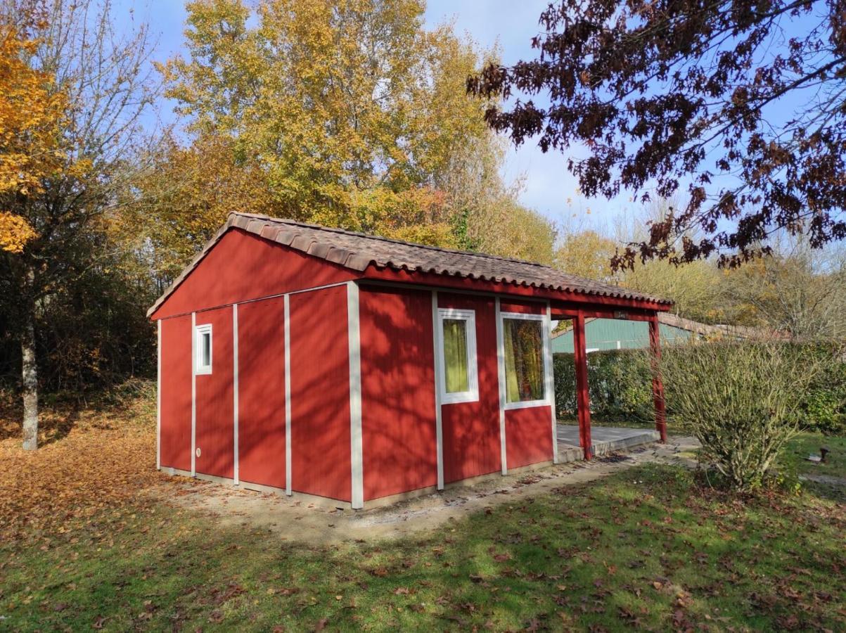 Chalet Simple Au Camping L'Etruyere Au Lac La Tardiere エクステリア 写真