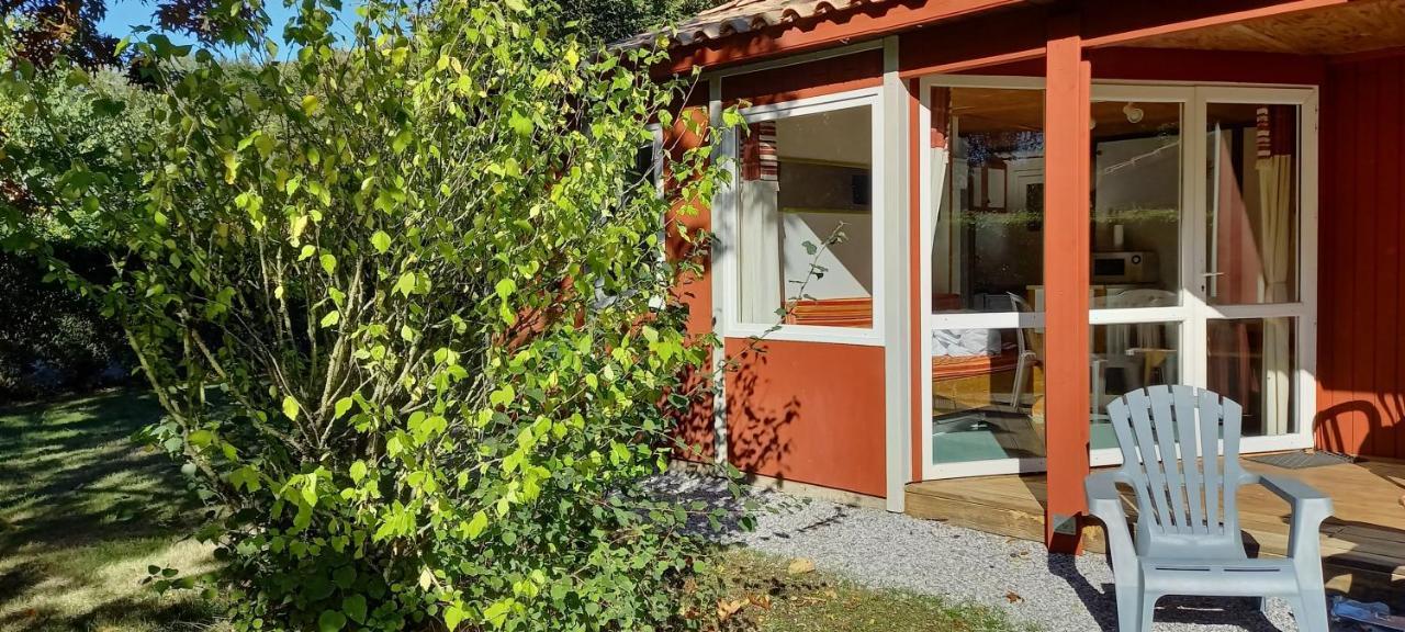 Chalet Simple Au Camping L'Etruyere Au Lac La Tardiere エクステリア 写真