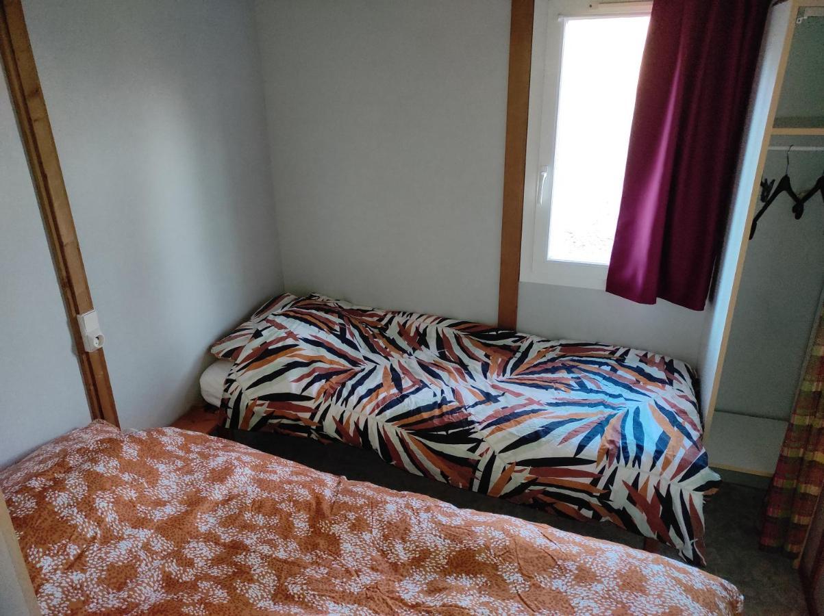 Chalet Simple Au Camping L'Etruyere Au Lac La Tardiere エクステリア 写真